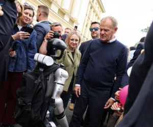 Donald Tusk zaprosił dzieci do ogrodów Kancelarii Premiera