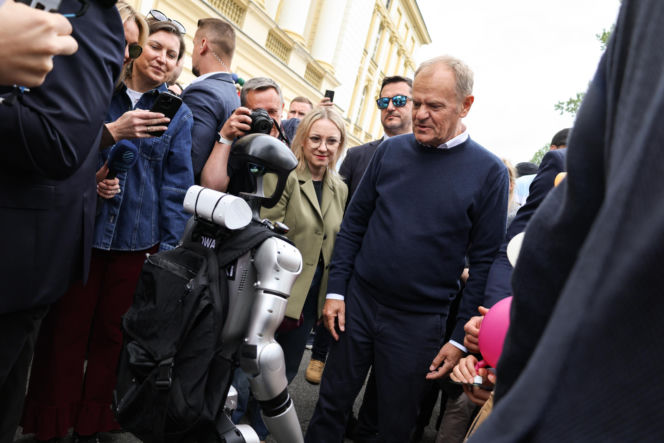 Donald Tusk zaprosił dzieci do ogrodów Kancelarii Premiera