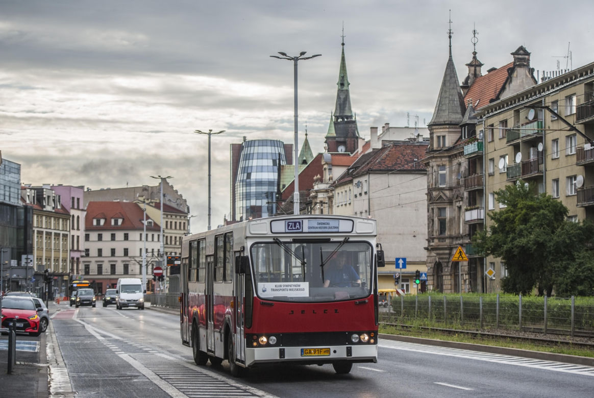 Naprawdę specjalna komunikacja na Noc Muzeów we Wrocławiu. Przejedź się zabytkowym tramwajem lub autobusem