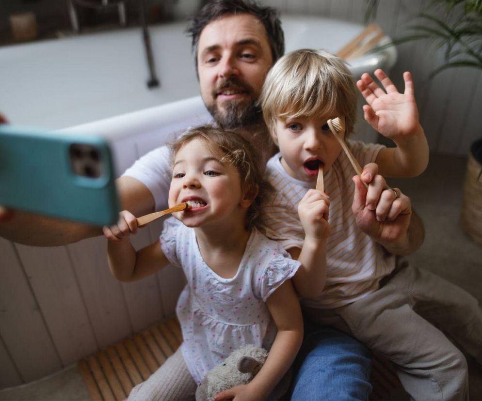 9 sytuacji, po których nie należy myć zębów. Będziesz w szoku?