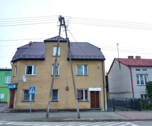 To najpiękniejsze miasteczko województwa łódzkiego. Leży nad jedną z najdłuższych rzek w Polsce