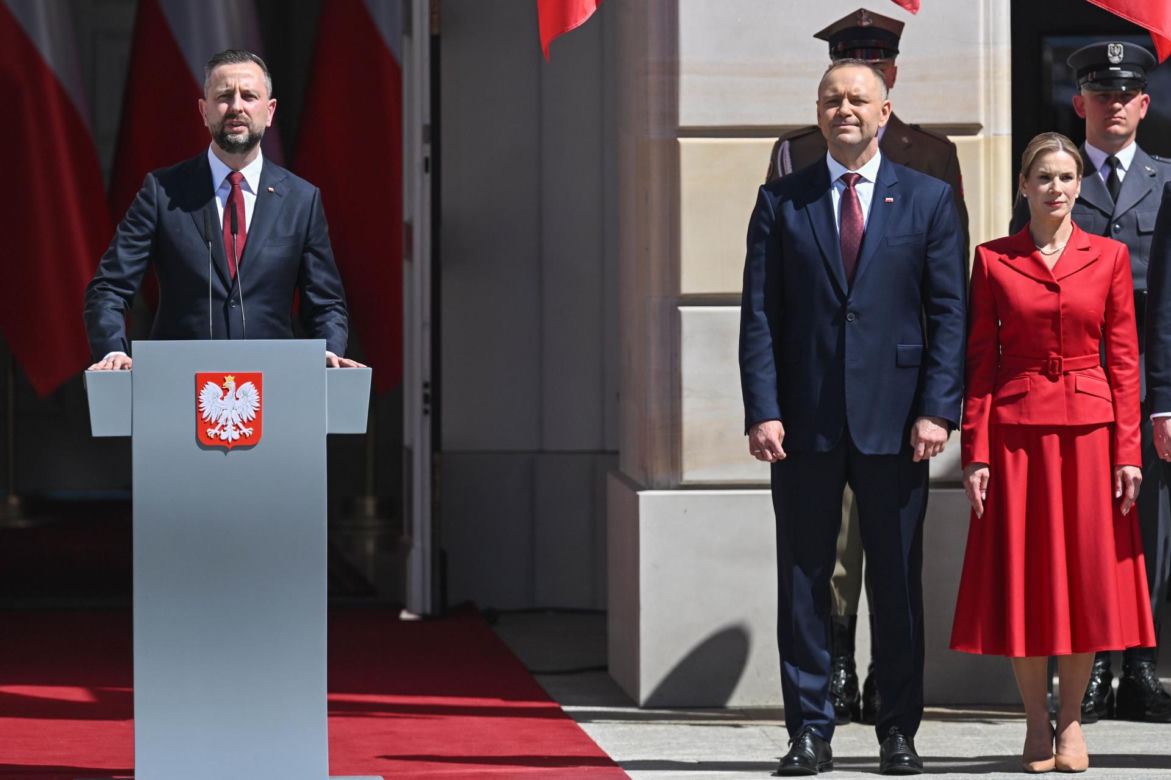 Obchody Dnia Flagi Rzeczypospolitej z udziałem Pary Prezydenckiej. Marta Nawrocka nadała szyku 2 maja