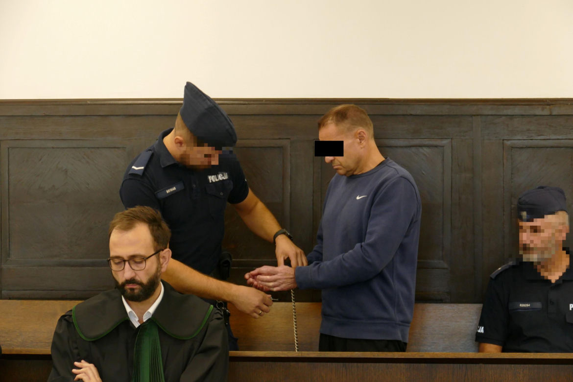 Zadał Darkowi kilkadziesiąt ciosów maczetą