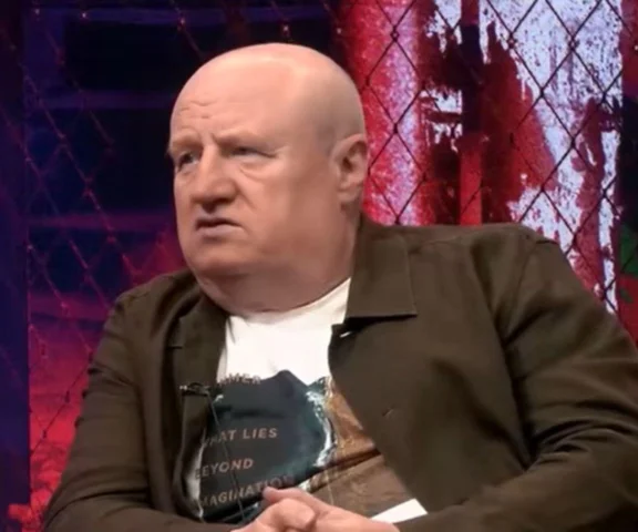 Maciej Siembieda dostał nóż. Wygrawerowany napis miał być sygnałem