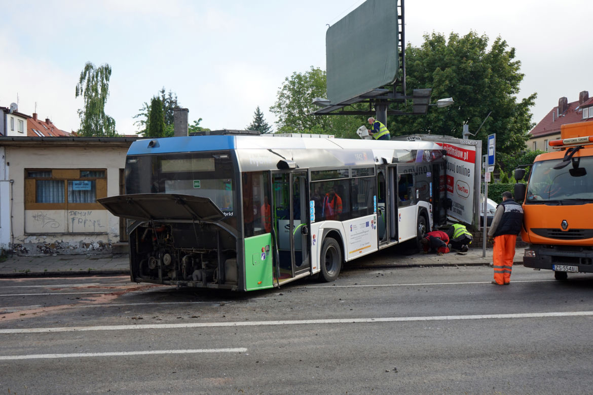 WYPADEK AUTOBUSU