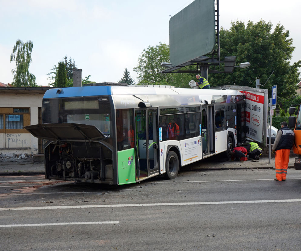 WYPADEK AUTOBUSU