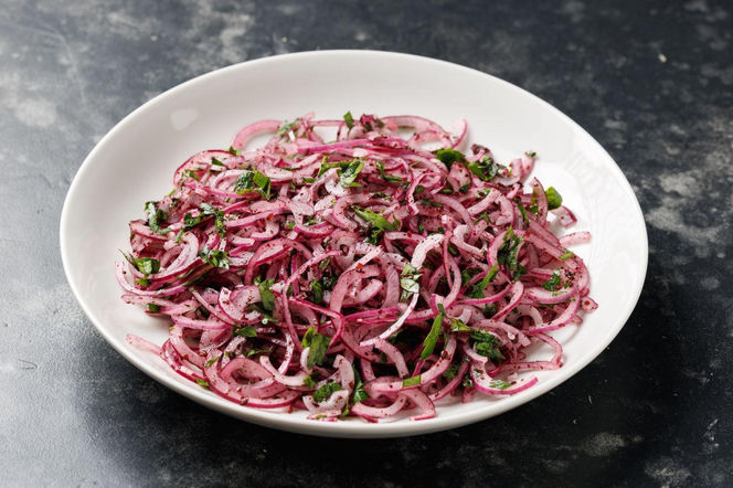 surówka z cebuli i jabłka