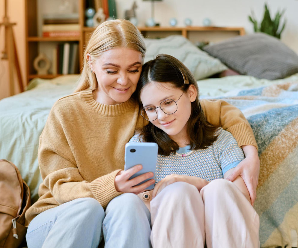 Rodzice sprawdzają oceny non stop. Efekt? Więcej kłótni i mniej motywacji