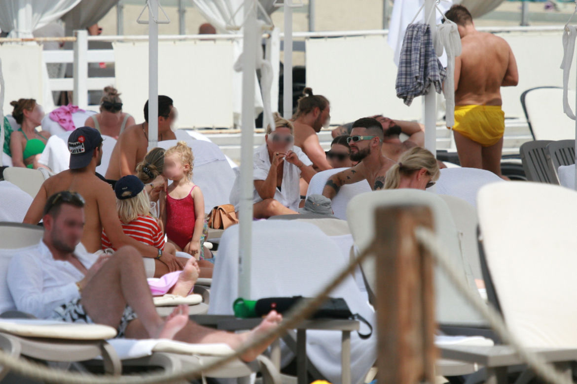  Bartosz Bereszyński i Mateusz Klich smażą się na plaży