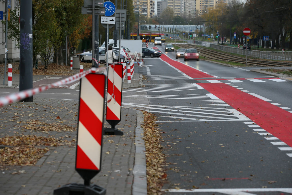 Zakaz parkowania pod domem Kaczyńskiego