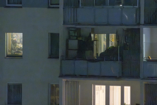 Udało się wejść do zaśmieconego mieszkania na Gocławiu. Wielkie sprzątanie