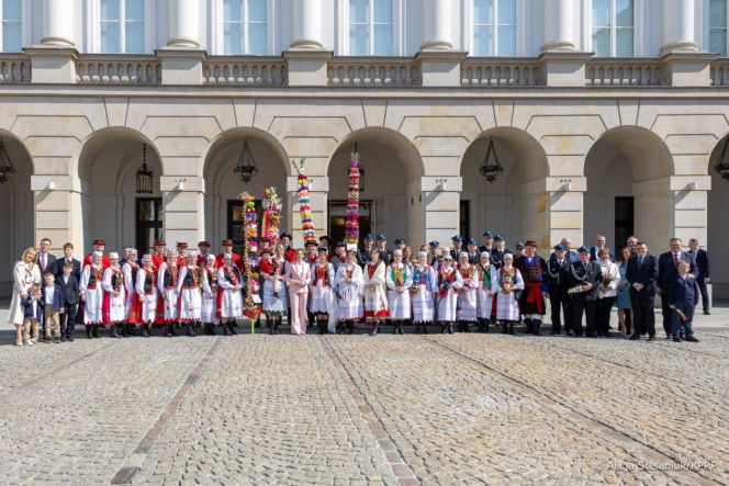 Marta Nawrocka na Niedzieli Palmowej w Pałacu Prezydenckim
