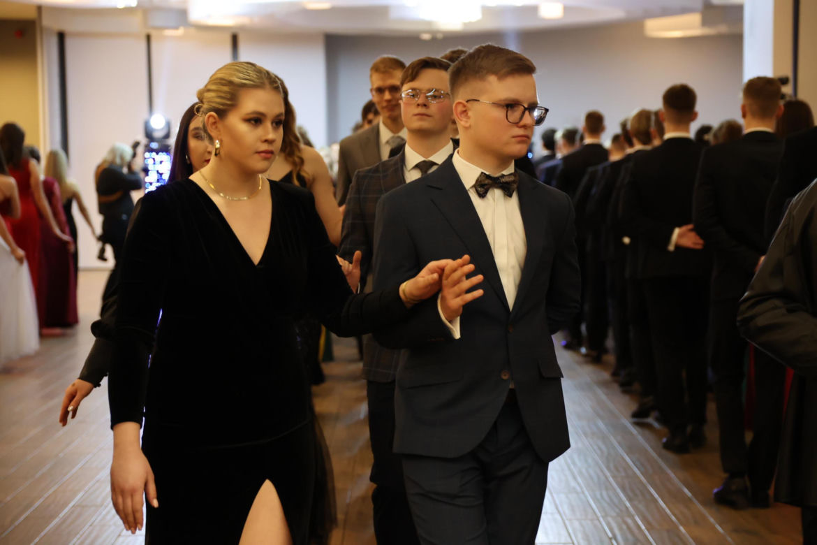 Studniówka Zespołu Szkół Elektronicznych w Lublinie. Tak bawią się tegoroczni maturzyści! 