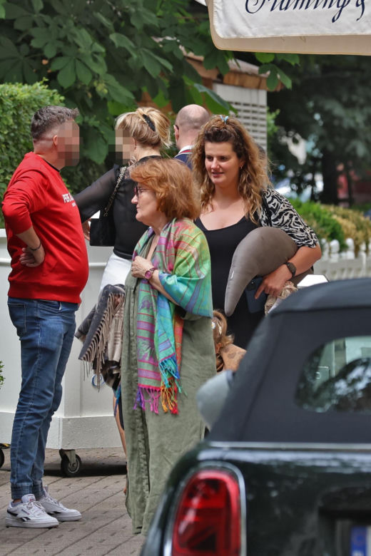 Zborowska i Wrona pokazali Jaśminę babciom