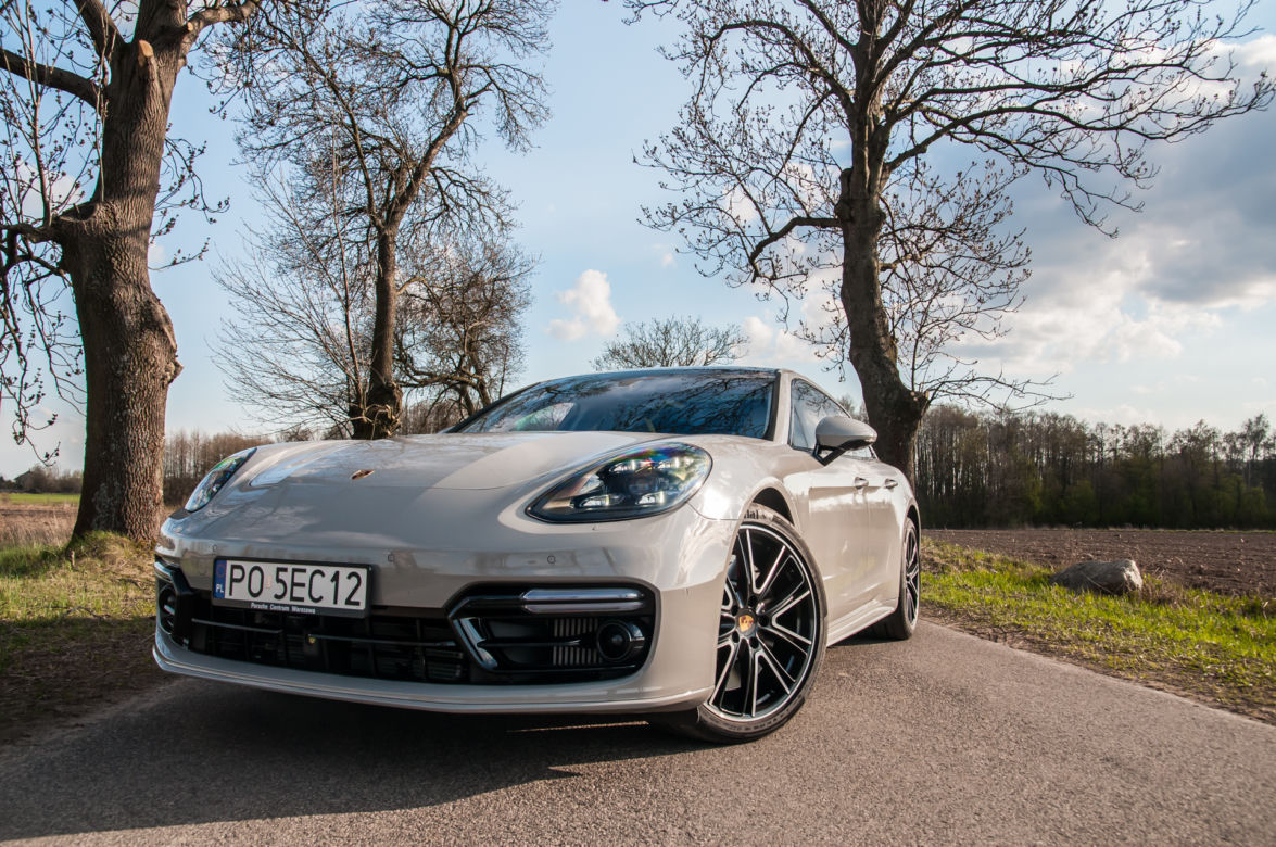 Porsche Panamera Turbo Sport Turismo 4.0 V8 550 KM