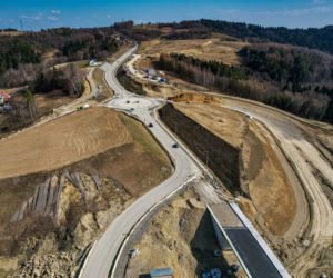 Najwyższa estakada w Polsce powstaje na S19 Babica Jawornik. Na plac budowy prowadzą serpentyny