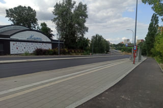Nowa droga wyprowadzi rowerzystów prosto... na schody