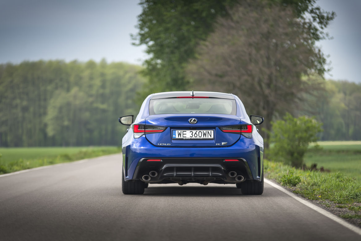 Lexus RC F Carbon 5.0 V8 464 KM 