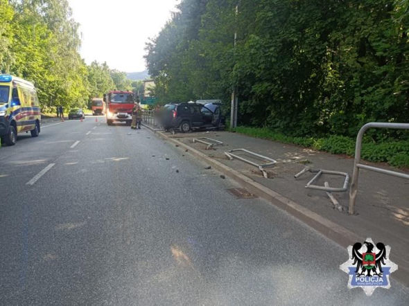 Wsiadł za kółko z 40-stopniową gorączką. Dramatyczny wypadek na ulicach Wałbrzycha!