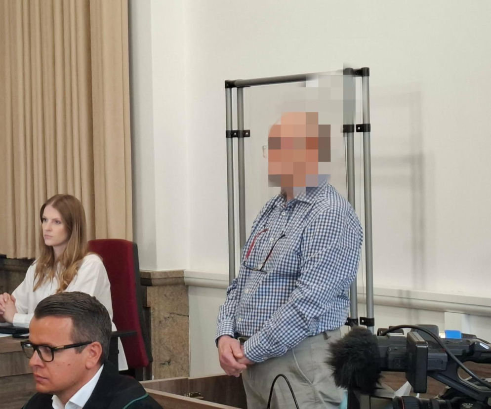 To miał być strzał ostrzegawczy. Przed Sądem w Kaliszu ruszył proces ws. 62-latka, który strzelił do żony i podpalił dom