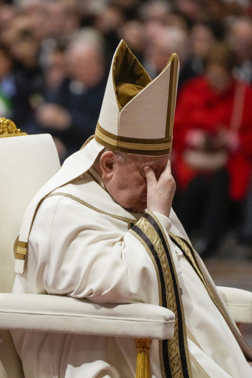  Papież Franciszek z siniakami na twarzy! Co się stało?