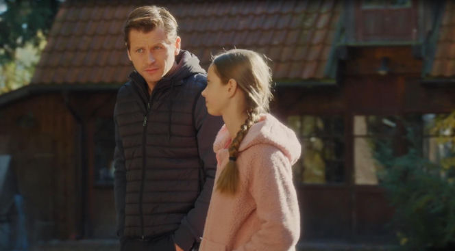 M jak miłość. Hania (Wiktoria Basik), Adam Karski (Patryk Szwichtenberg)