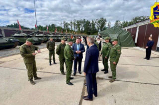 Białoruś prezentuje zmodernizowane czołg T-72BM2