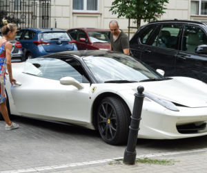 Ewa Chodakowska z mężem Lefteris Kavoukis jeździ Ferrari