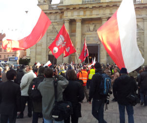 II rocznica SMOLEŃSKA: OBROŃCZY KRZYŻA znów przed Pałacem Prezydenckim