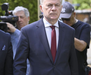 Zaskoczenie, kto przyszedł na pogrzeb Andrzeja Olechowskiego. Wielki gwiazdor TVN i polscy miliarderzy