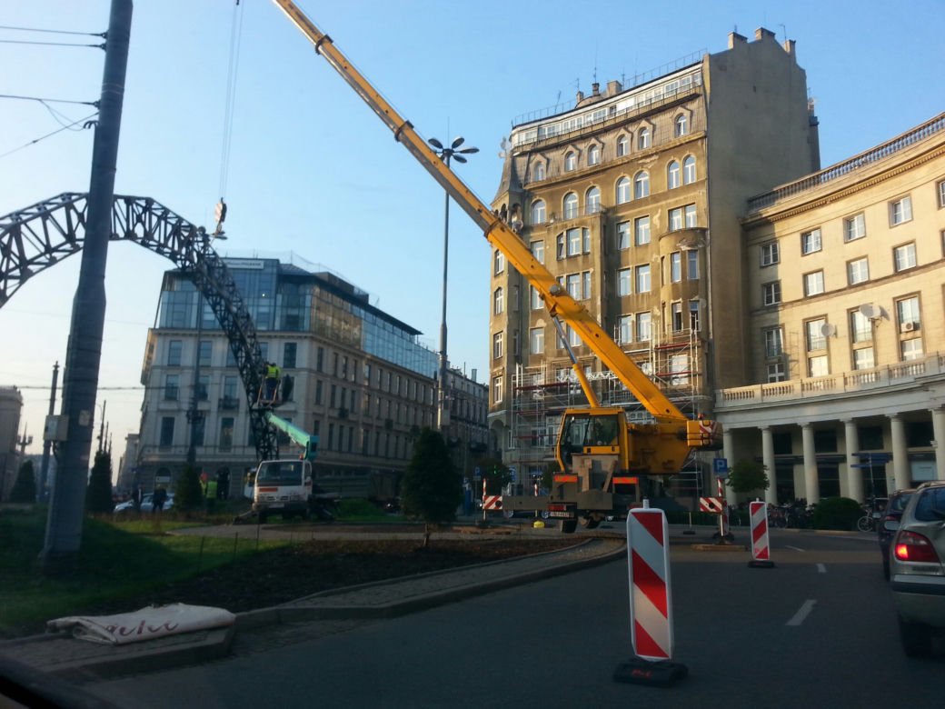 plac Zbawiciela sobota, prace przy odbudowie t