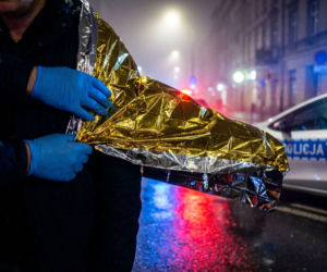 Dramatyczna akcja ratunkowa w Ścinawie. Życie 27-latka uratował policjant studiujący ratownictwo medyczne