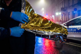 Dramatyczna akcja ratunkowa w Ścinawie. Życie 27-latka uratował policjant studiujący ratownictwo medyczne