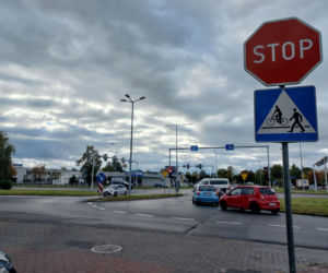 Prosto przez skrzyżowanie. ​Prezydent Leszna proponuje zmianę przebiegu ścieżki rowerowej na odcinku Konstytucji 3 Maja