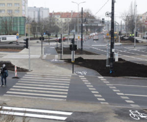 Trwają prace na placu Niepodległości w Toruniu. Wiemy, kiedy się zakończą
