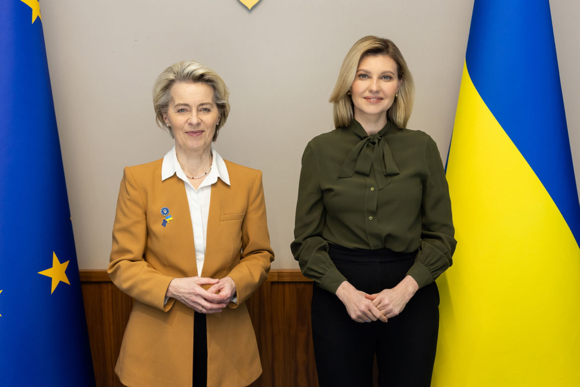 Agata Duda i Ołena Zełenska. Projektant mody ocenił ich styl