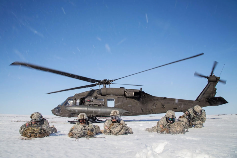 UH-60M Black Hakw w śniegu