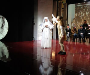 „Klątwa rodziny Kennedych”. Nowa propozycja Teatru Żeromskiego w Kielcach