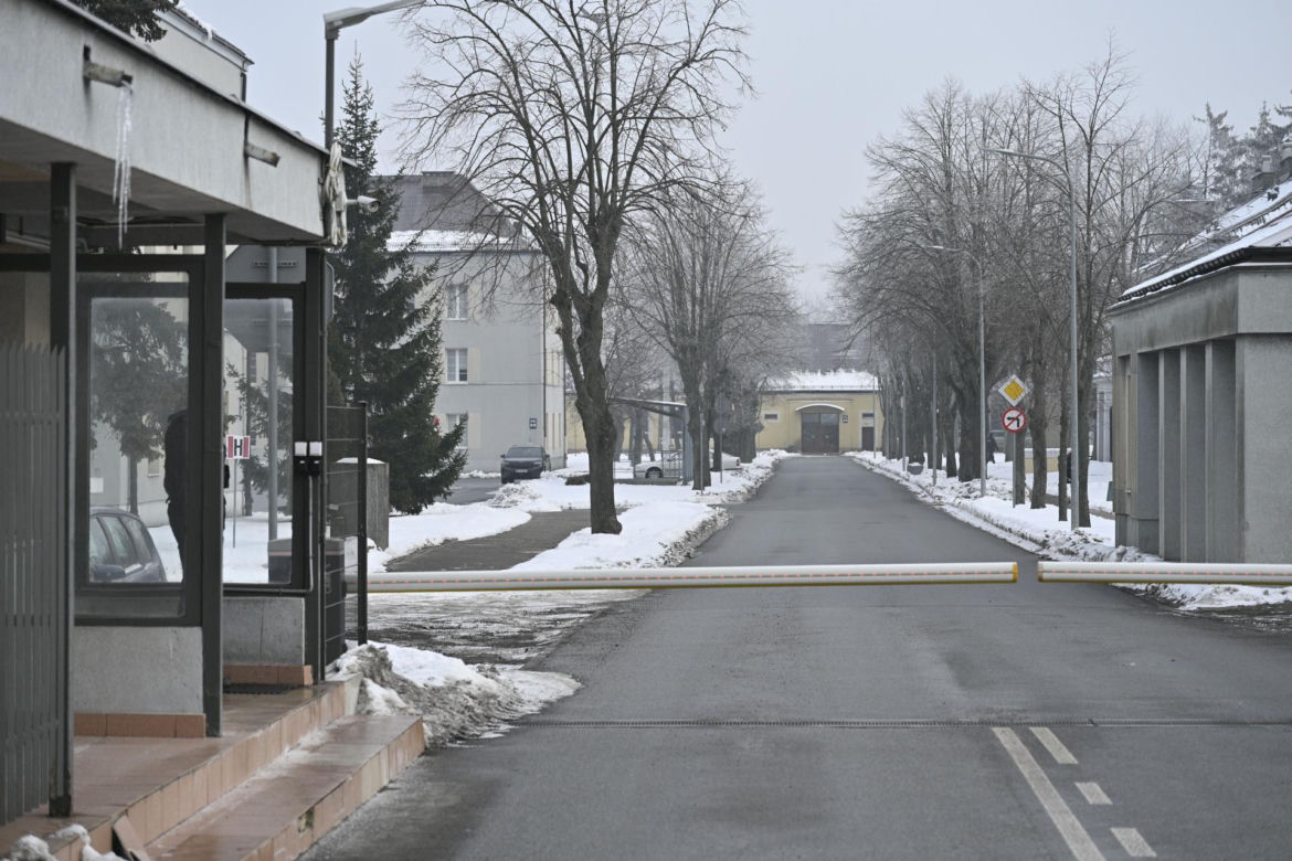 Pijany dowódca kompanii miał zgwałcić młodą policjantkę. Szokująca afera w policji