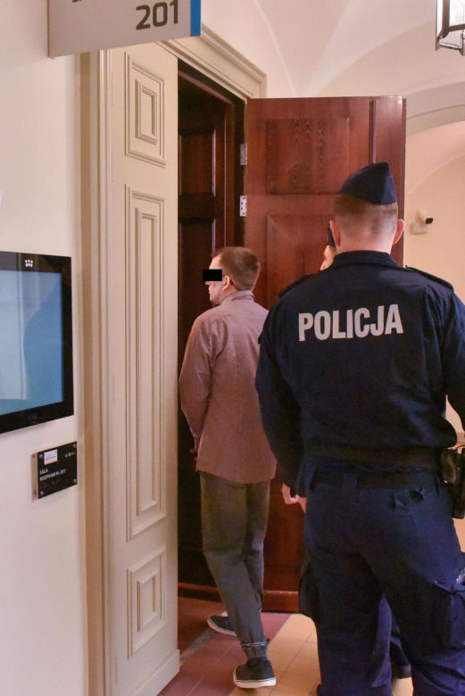 Paweł W. mógł zabić młode małżeństwo przygniatając ich samochodem do ściany