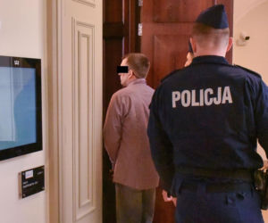 Paweł W. mógł zabić młode małżeństwo przygniatając ich samochodem do ściany