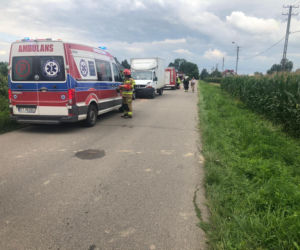 Pierszyce: 77-letni kierowca volkswagena doprowadził do zderzenia z ciężarówką 