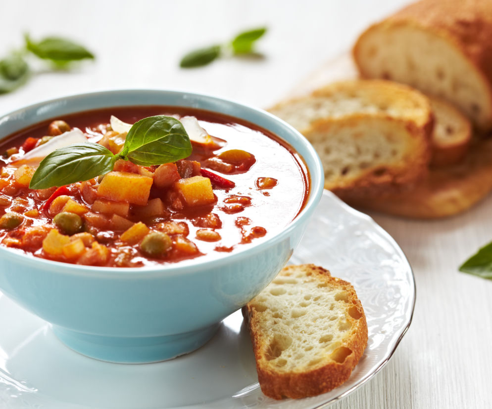 Zupa minestrone: jak zrobić zupę jarzynową we włoskim stylu?