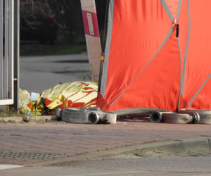 Zignorowała opuszczone rogatki, z torów zmiótł ją nadjeżdżający pociąg. Dramat w Jasiennicy Mazowieckiej