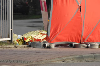 Zignorowała opuszczone rogatki, z torów zmiótł ją nadjeżdżający pociąg. Dramat w Jasiennicy Mazowieckiej