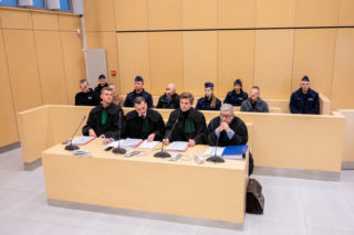 Przed Sądem Okręgowym w Poznaniu stanęli oskarżeni o porwanie i próbę zgwałcenia 16-latka