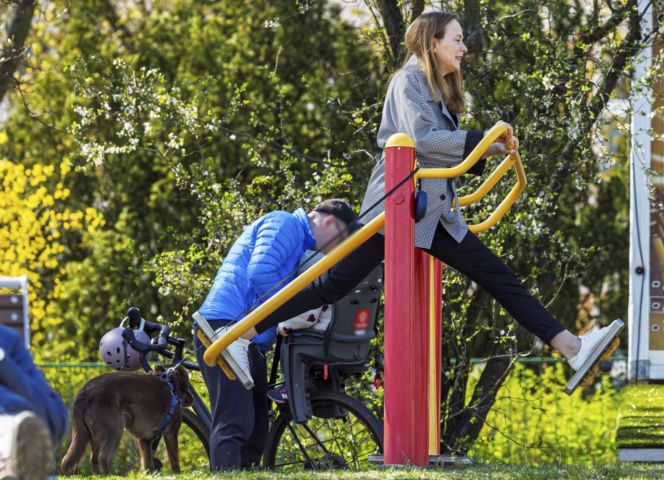Pełczyńska-Nałęcz na siłowni. Tak wyglądał jej trening z psem