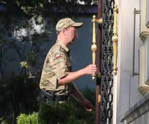 PIJANY OFICER BOR W KANCELARII PREMIERA