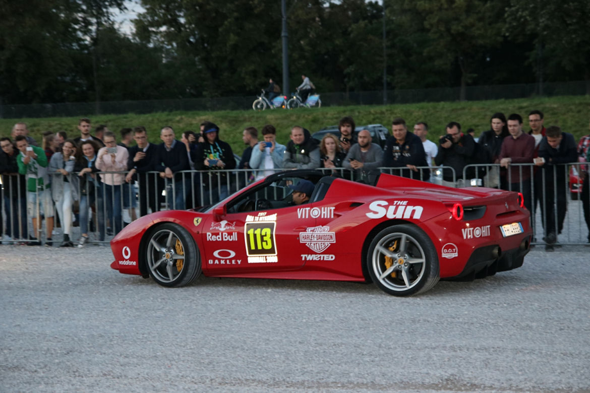 Gumball 3000 2017 w Warszawie pod Stadionem Narodowym