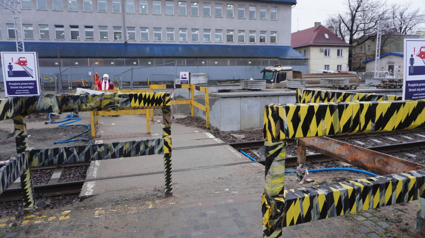 Postępują prace nad konstrukcją budynku Dworca Głównego w Olsztynie. Perony niemal na ukończeniu [ZDJĘCIA]